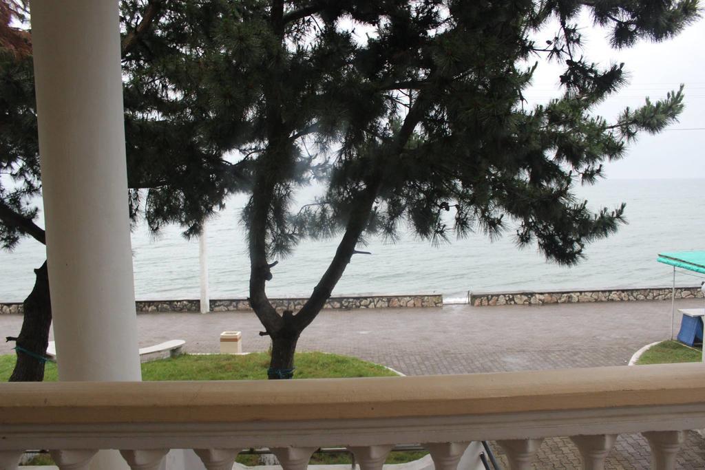 Hotel Festina Lente Kobuleti Esterno foto
