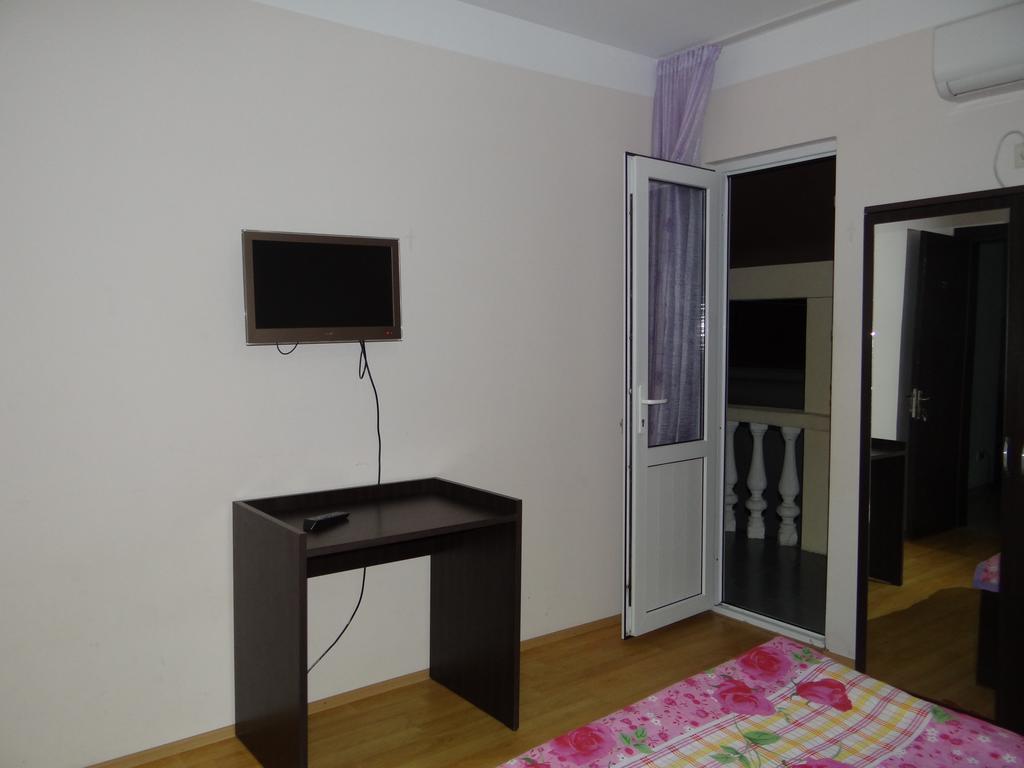 Hotel Festina Lente Kobuleti Esterno foto